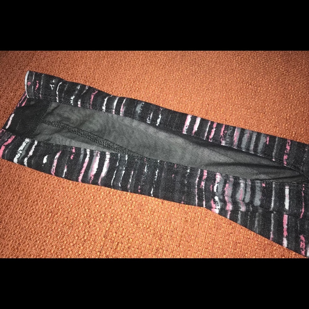 Woman’s Leggings - Picture 2 of 3